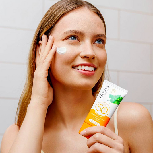 Lirene - Crème Protectrice Visage à l'Aloe Vera SPF50